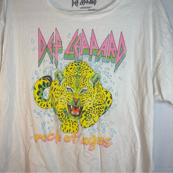 Def Leppard White Graphic Tee Size Large NWOT - Picture 4 of 9